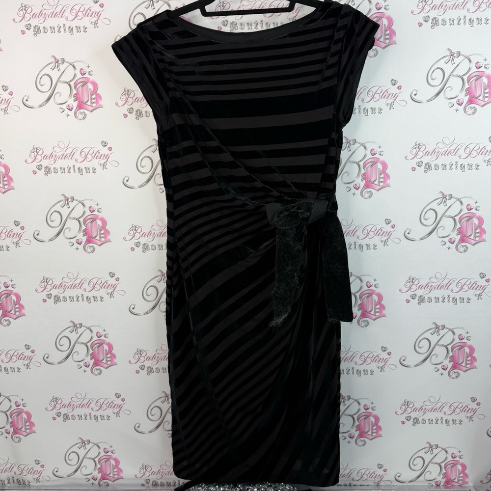 A Pea in the Pod Taylor dress velvet velour bow ribbon Black Striped Midi Dress